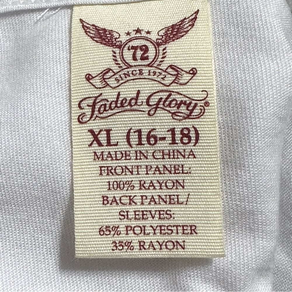 NWOT~Women’s White Short Sleeve Soft T-shirt Blouse with Crips Front Panel - Picture 3 of 4